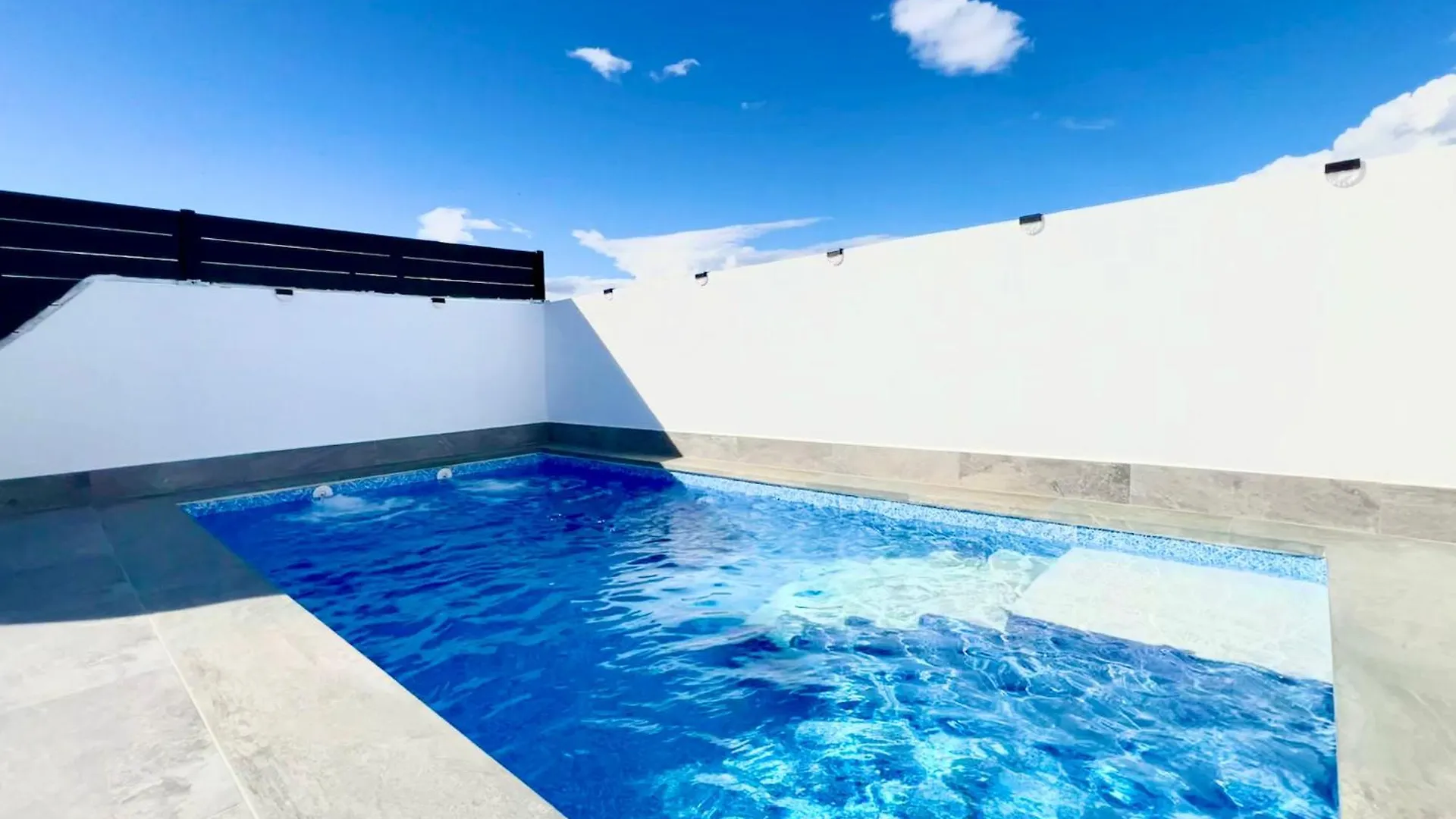 Bora Bora Atico Con Piscina Privada En Paraiso De Vera 0*,  Spain
